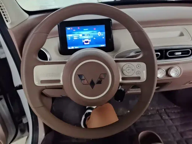 Wuling Hongguang Mini EV — Фото автомобиля 10