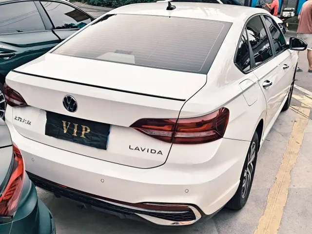 Volkswagen Lavida — Фото автомобиля 13