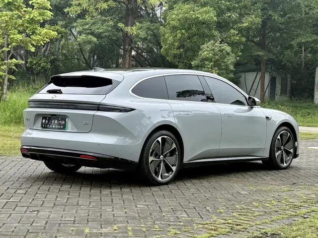 Nio ET5 Touring — Фото автомобиля 17