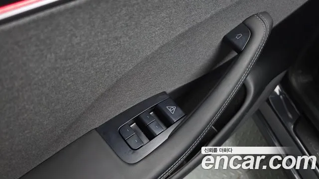 Tesla Model 3 — Фото автомобиля 30