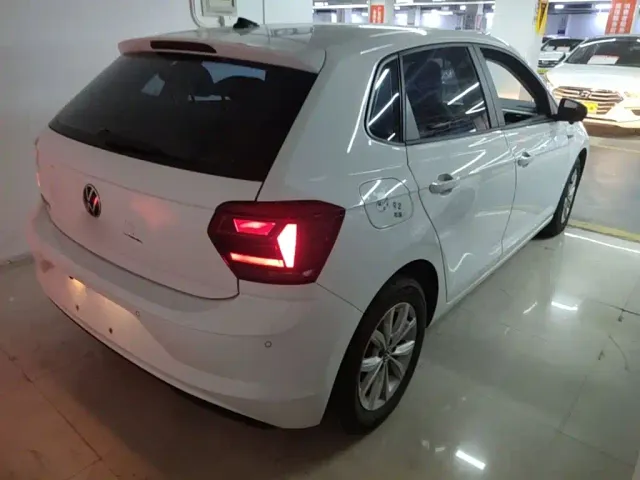 Volkswagen Polo — Фото автомобиля 6