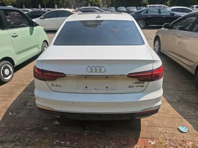 Audi A4L — Фото автомобиля 5