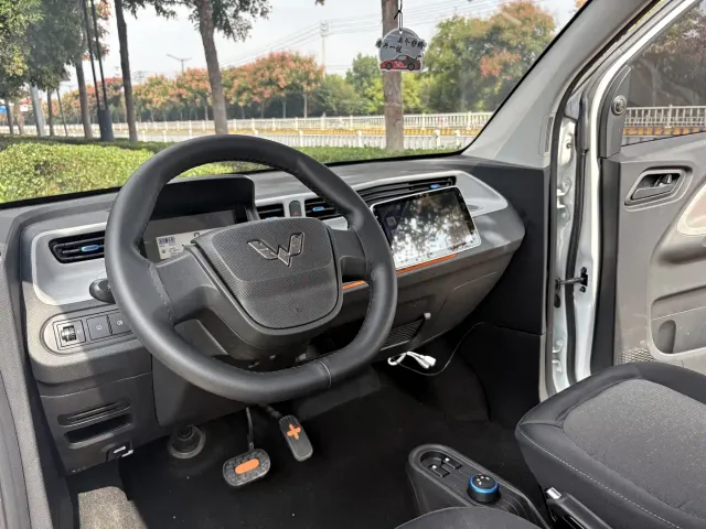 Wuling Hongguang Mini EV — Фото автомобиля 10