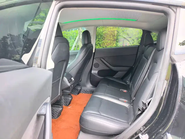 Tesla Model Y — Фото автомобиля 15