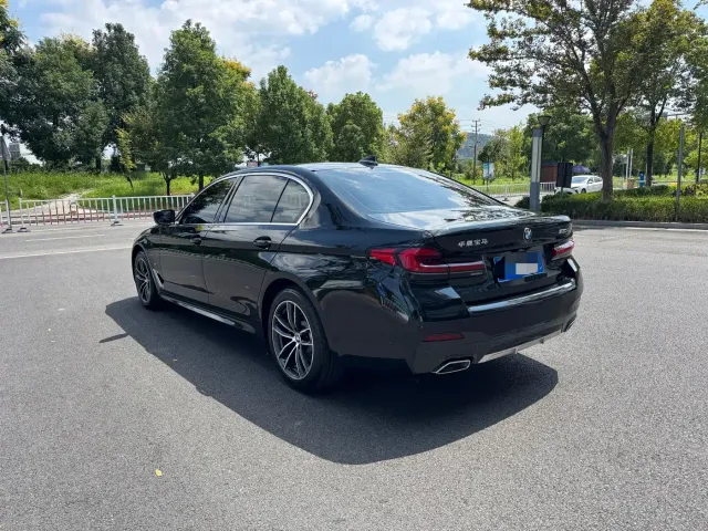 BMW 5 Series — Фото автомобиля 6