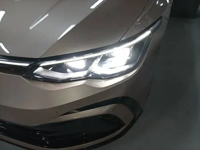 Volkswagen Golf — Фото автомобиля 23