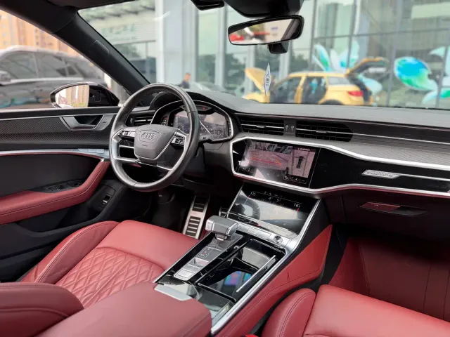 Audi A7L — Фото автомобиля 24