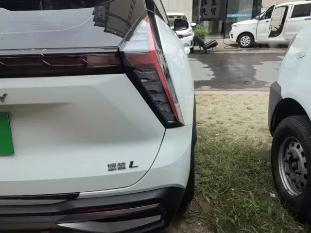 Geely Boyue L — Фото автомобиля 7