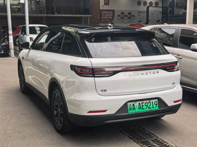 Leapmotor C11 — Фото автомобиля 6