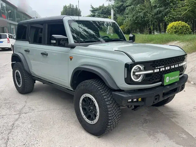 Ford Bronco — Фото автомобиля 3
