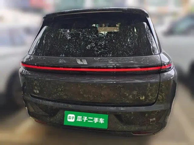 Li Auto L8 — Фото автомобиля 3