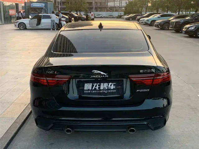 Jaguar XEL — Фото автомобиля 7