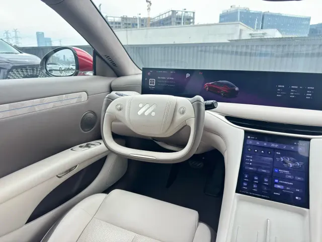 IM Motors L6 — Фото автомобиля 14