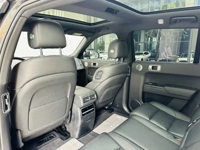 Li Auto L7 — Фото автомобиля 10