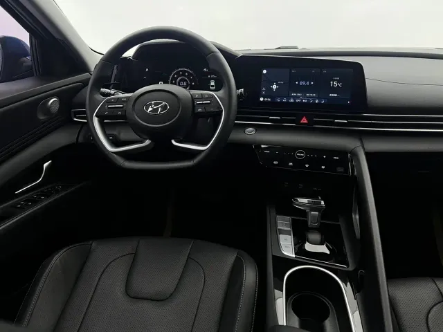 Hyundai Elantra — Фото автомобиля 19