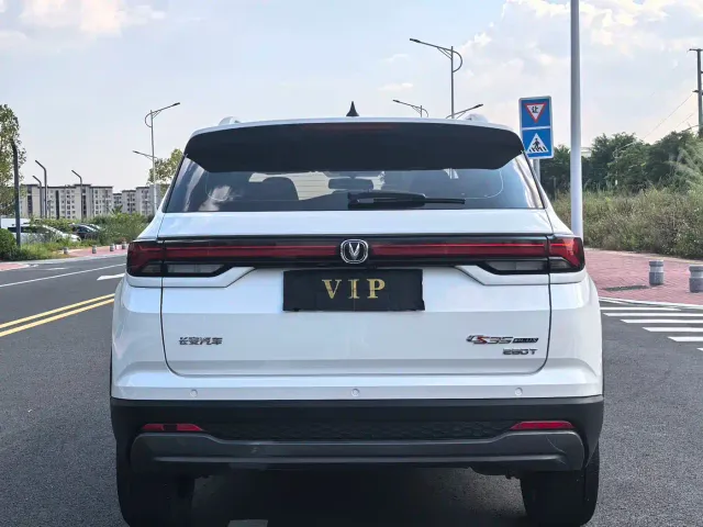 Changan CS35 Plus — Фото автомобиля 8