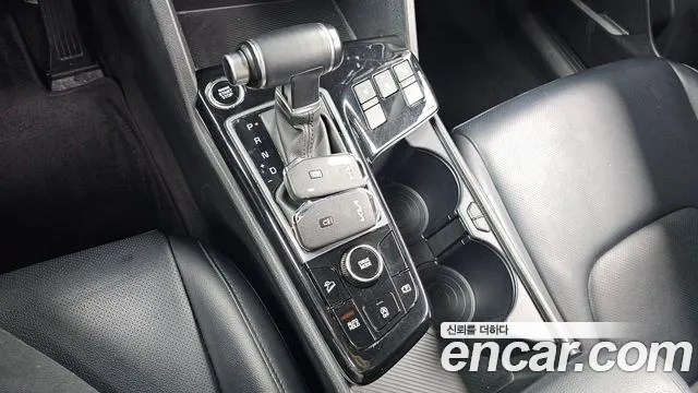 Kia Sportage Sportage 5-е поколение Бензин 1.6 турбо 2WD — Фото автомобиля 9