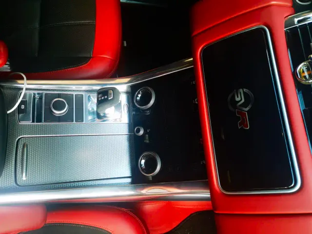 Land Rover Range Rover Sport — Фото автомобиля 8
