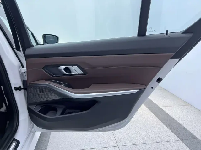 BMW 3 Series — Фото автомобиля 18