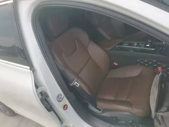 Volvo S60 — Фото автомобиля 24