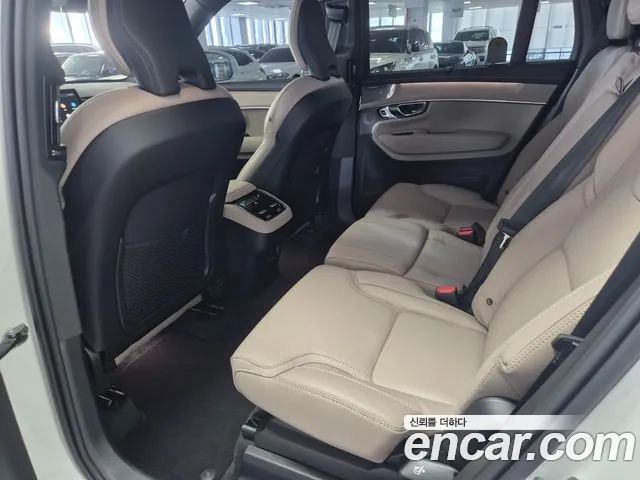 Volvo XC90 Generation 2 — Фото автомобиля 12