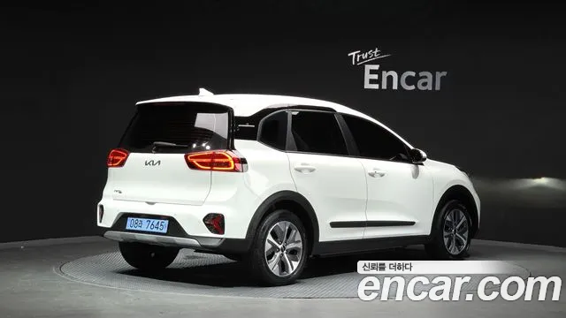 Kia Niro — Фото автомобиля 2