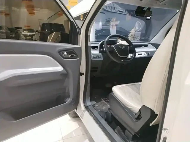 Wuling Hongguang Mini EV — Фото автомобиля 15