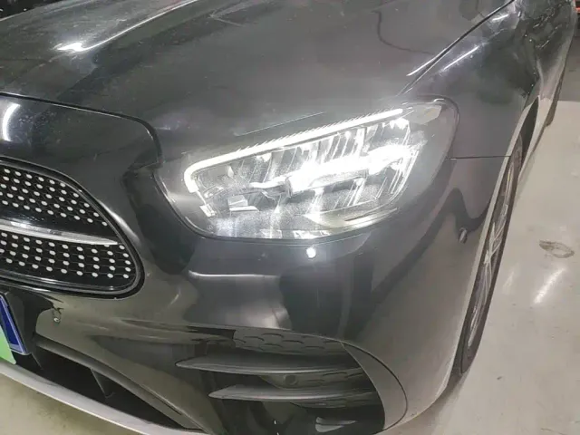 Mercedes-Benz E-Class — Фото автомобиля 23