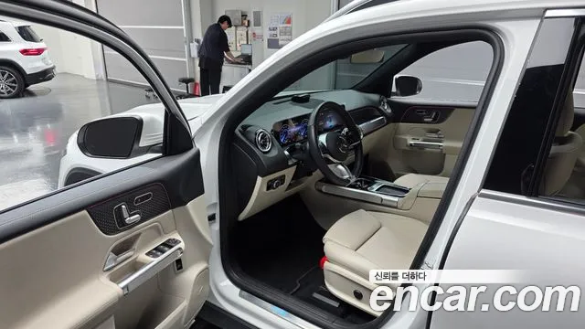 Mercedes-Benz EQB — Фото автомобиля 10
