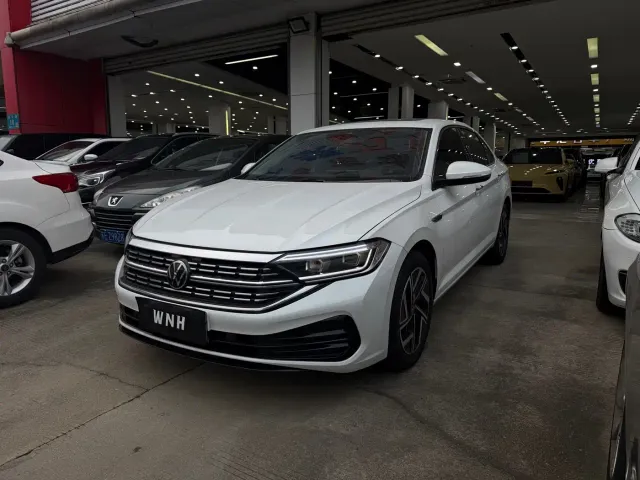 Фотография автомобиля — Volkswagen Sagitar