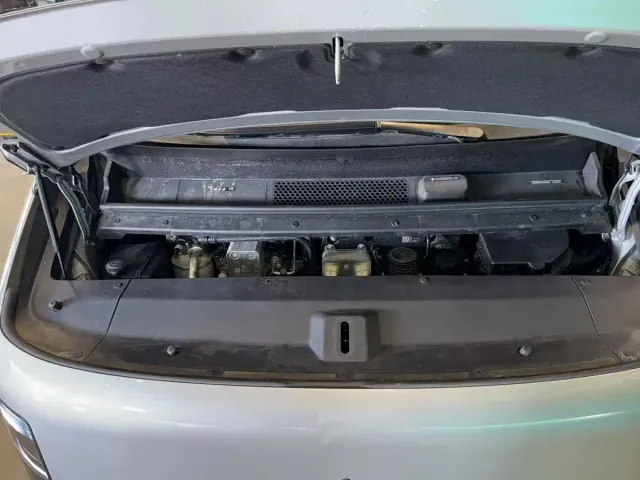Li Auto MEGA — Фото автомобиля 6