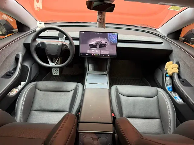 Tesla Model 3 — Фото автомобиля 6