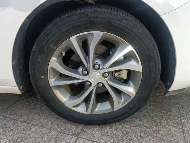 Buick Verano — Фото автомобиля 6