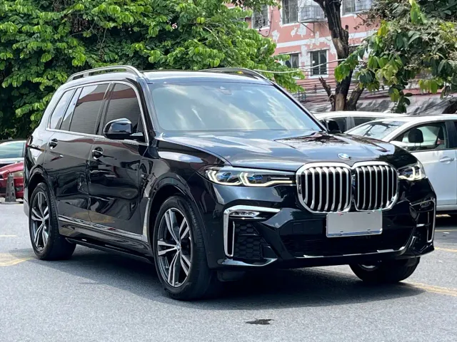 BMW X7 — Фото автомобиля 2
