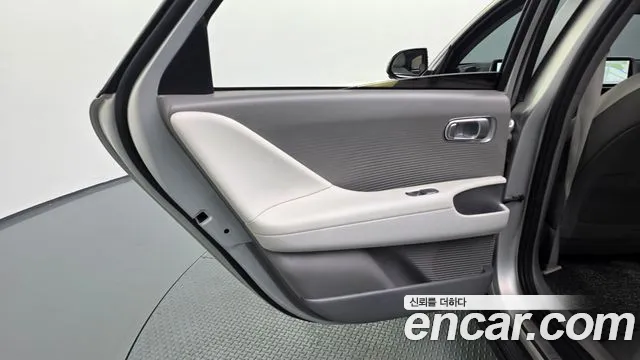 Hyundai Ioniq 6 — Фото автомобиля 14