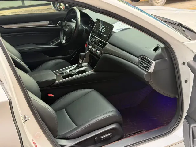 Honda Accord — Фото автомобиля 5