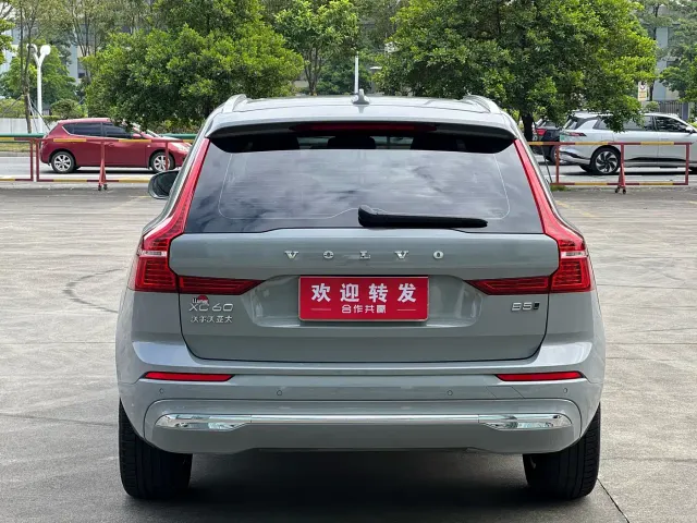 Volvo XC60 — Фото автомобиля 5