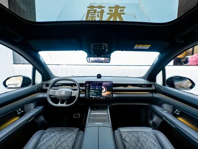 Nio ES8 — Фото автомобиля 14
