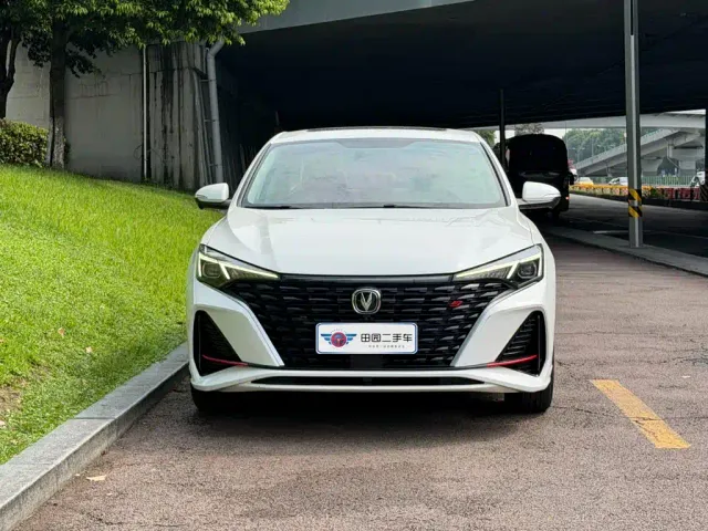 Changan Eado — Фото автомобиля 2