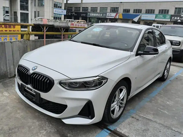 Фотография автомобиля — BMW 1 Series