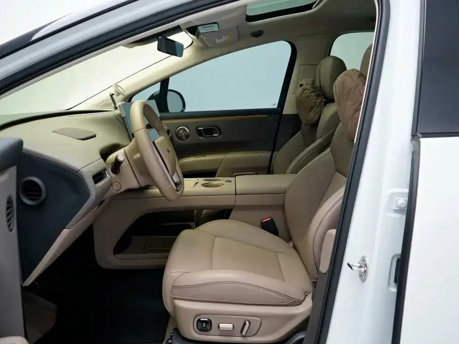 Li Auto Li i8 2025 Standard Edition — Фото автомобиля 6