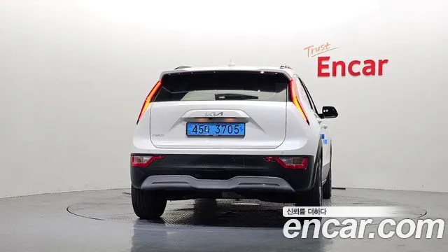 Kia Niro — Фото автомобиля 4