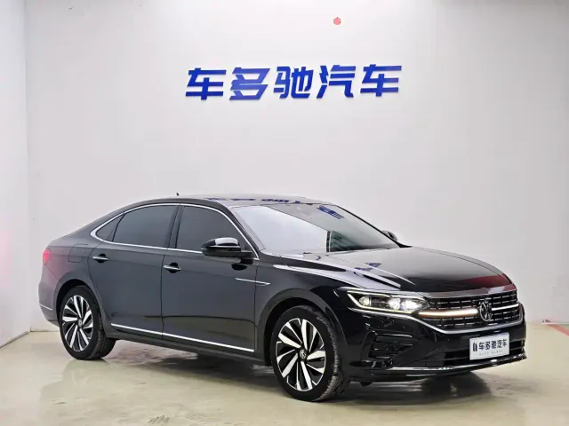 Volkswagen Passat — Фото автомобиля 3