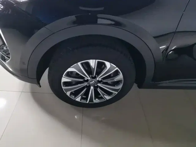 Buick Envision Plus — Фото автомобиля 22