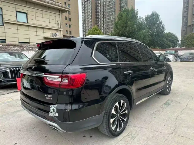 Hongqi HS7 — Фото автомобиля 5