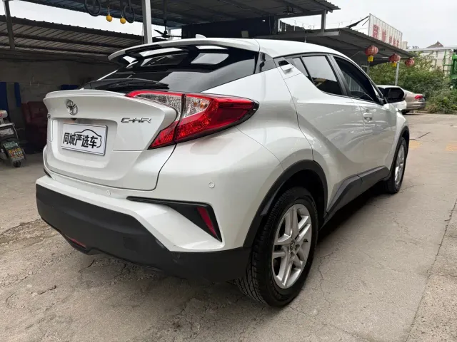 Toyota C-HR — Фото автомобиля 4