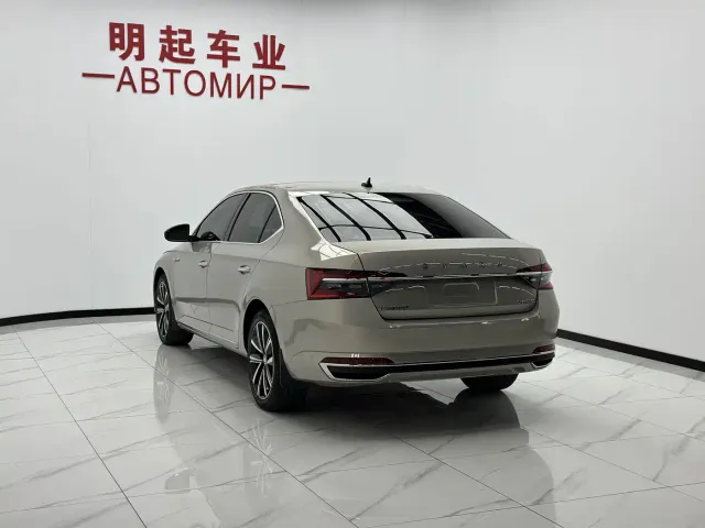 Skoda Superb — Фото автомобиля 8