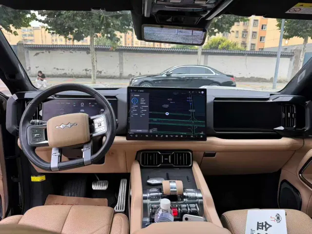 BYD FangChengBao Leopard 8 — Фото автомобиля 6