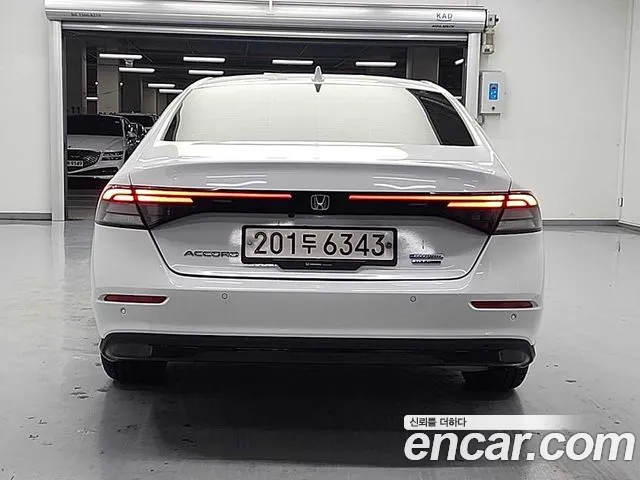 Honda Accord — Фото автомобиля 3