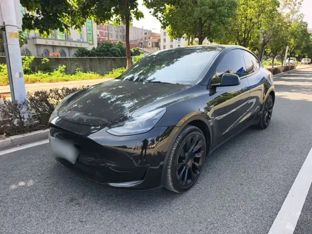 Фотография автомобиля — Tesla Model Y